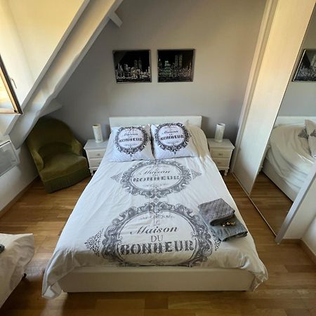 La Maison Du Bonheur Saintry-sur-Seine Exteriör bild